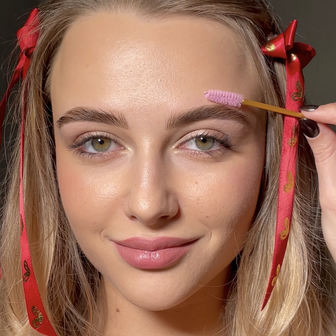 Regulacja i koloryzacja brwi